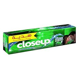 كلوس اب معجون اسنان اخضر 100 جم + فرشاة اسنان هدية#